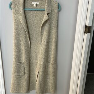 Monteau Cream Sleeveless Vest